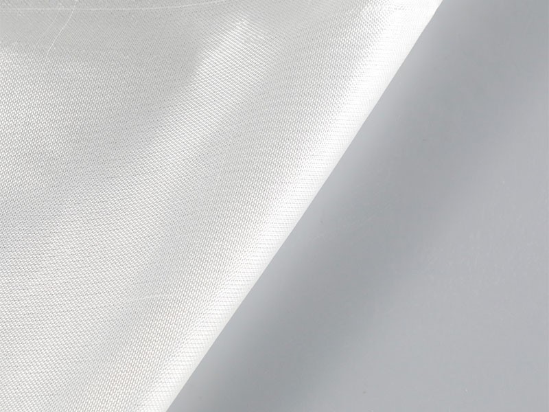 What are the main characteristics of 6oz fiberglass cloth?